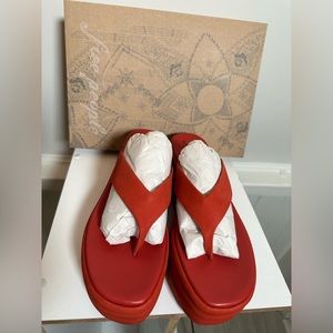 FREE PEOPLE SANDALS Women’s HAVEN THONG FLATFORM Size 9 Red New with box